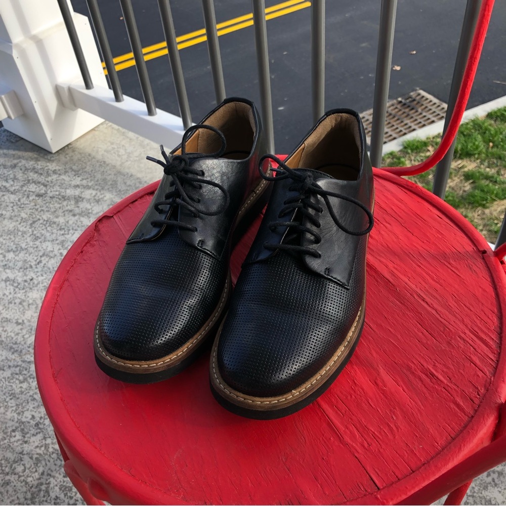 Clarks Artisan Oxford Style Black Shoes Women’s Size 6.5